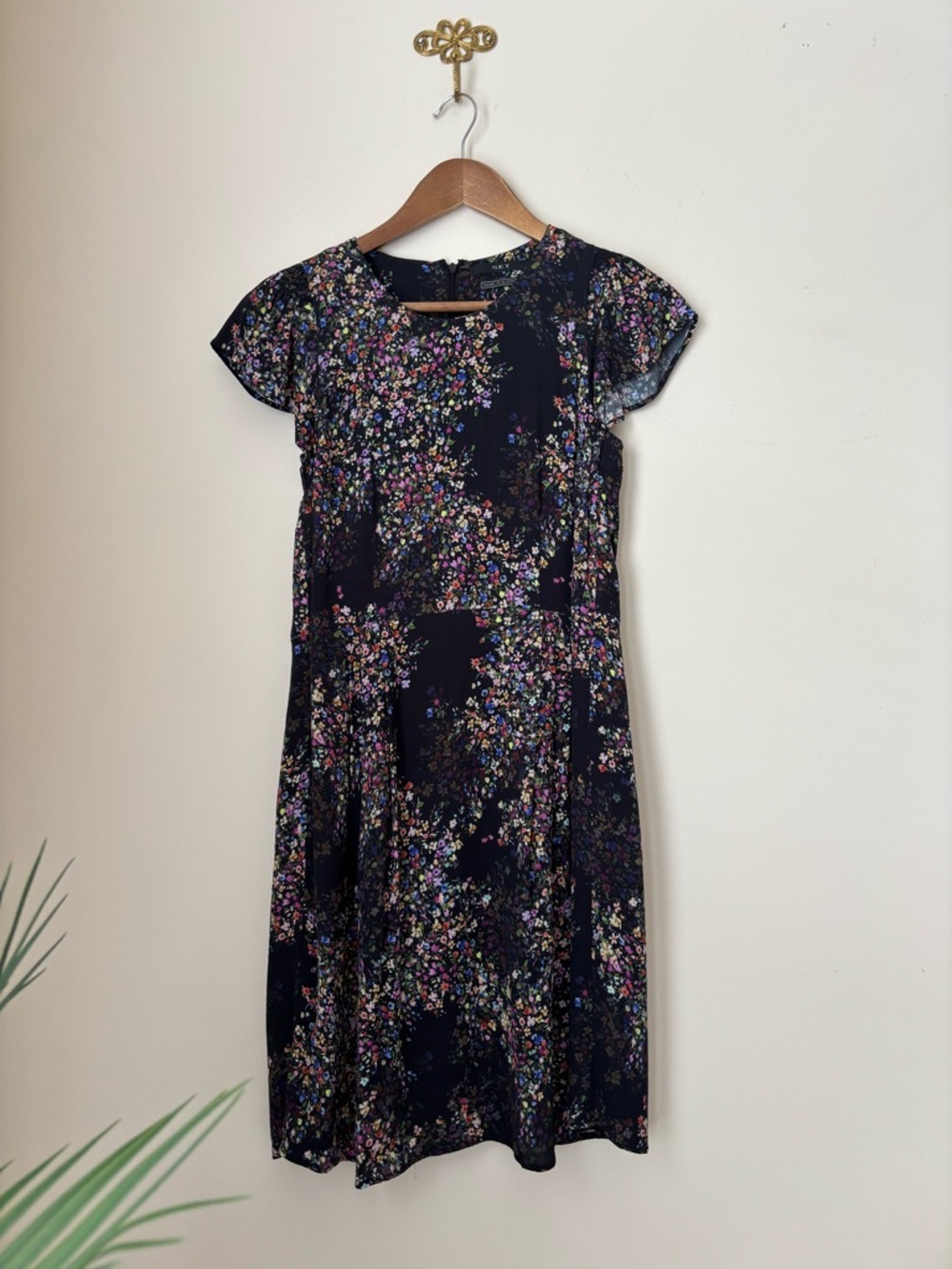 SET Parisian Chic Black Floral Fit & Flare Dress US 6